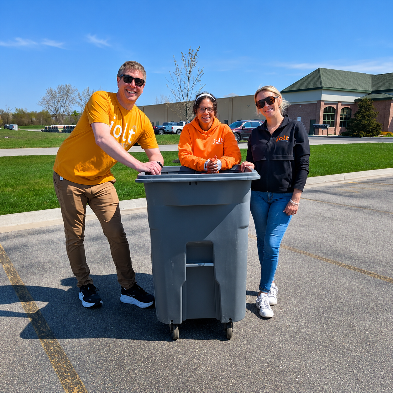 Jolt employees serving the community at the State St for member shred.